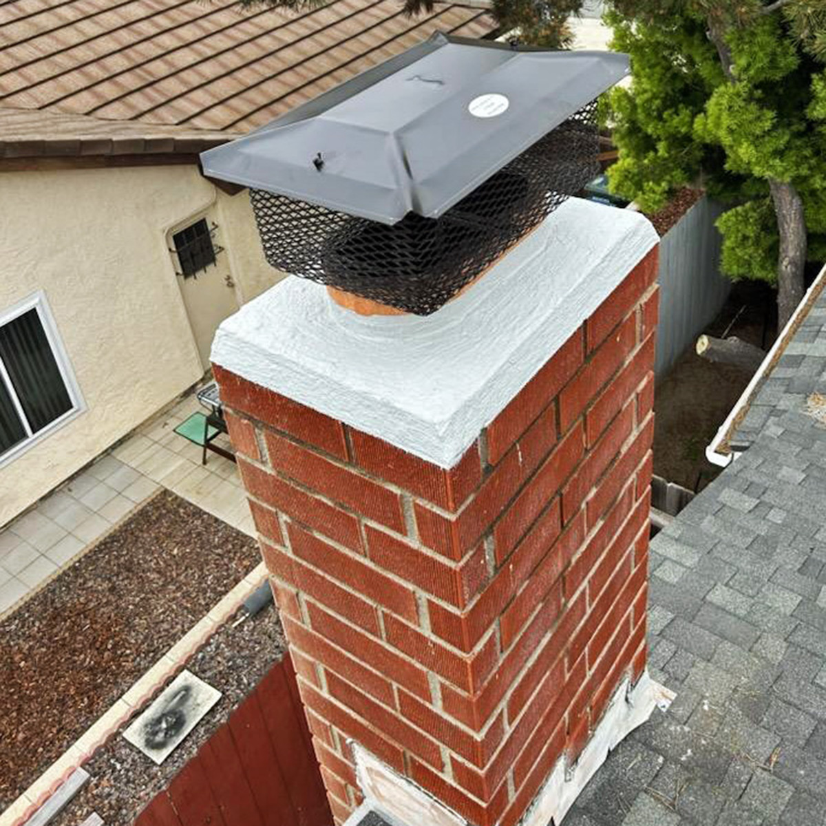 fix chimney flue cover in La Jolla and Alpine CA 